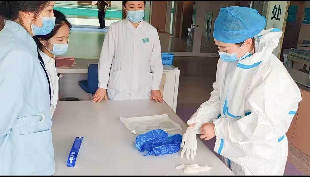 李阳护士长做防护安全培训